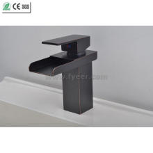 Robinet de lavabo en laiton de cascade de robinet de salle de bains d&#39;orbe noire (Q3004B)